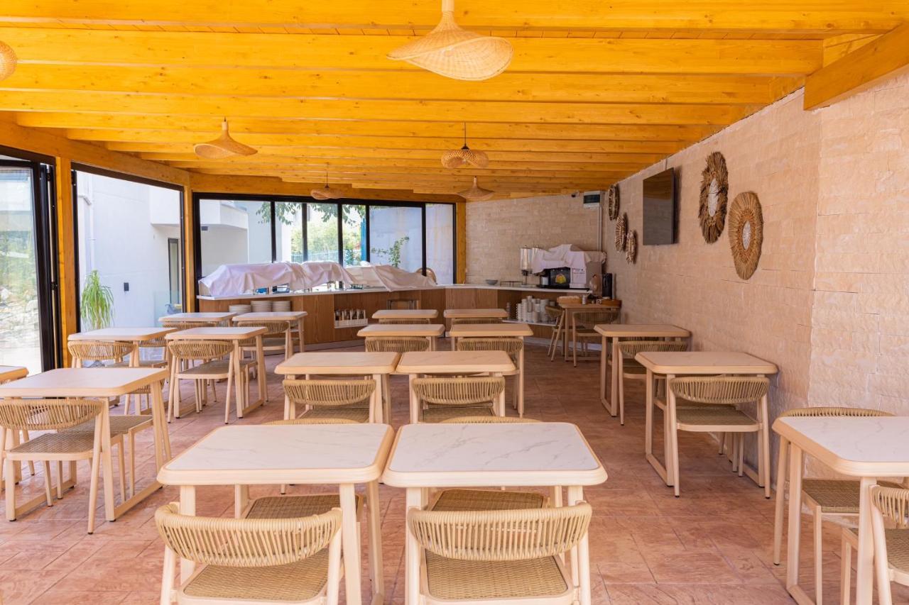 Patio Mare Hotel Dhermi Exterior photo